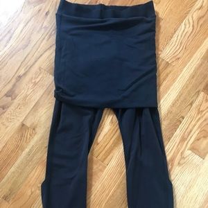 Lululemon Yin to You crops